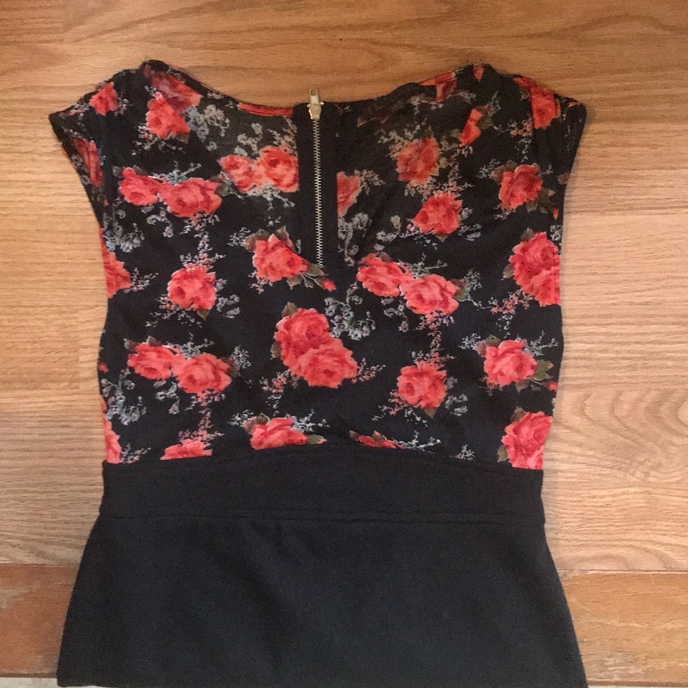 Chic Rose Top 🌹 🥀